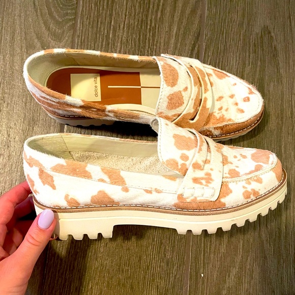 Cow Print Dolce Vita Loafers Size 5.5 - Picture 1 of 3